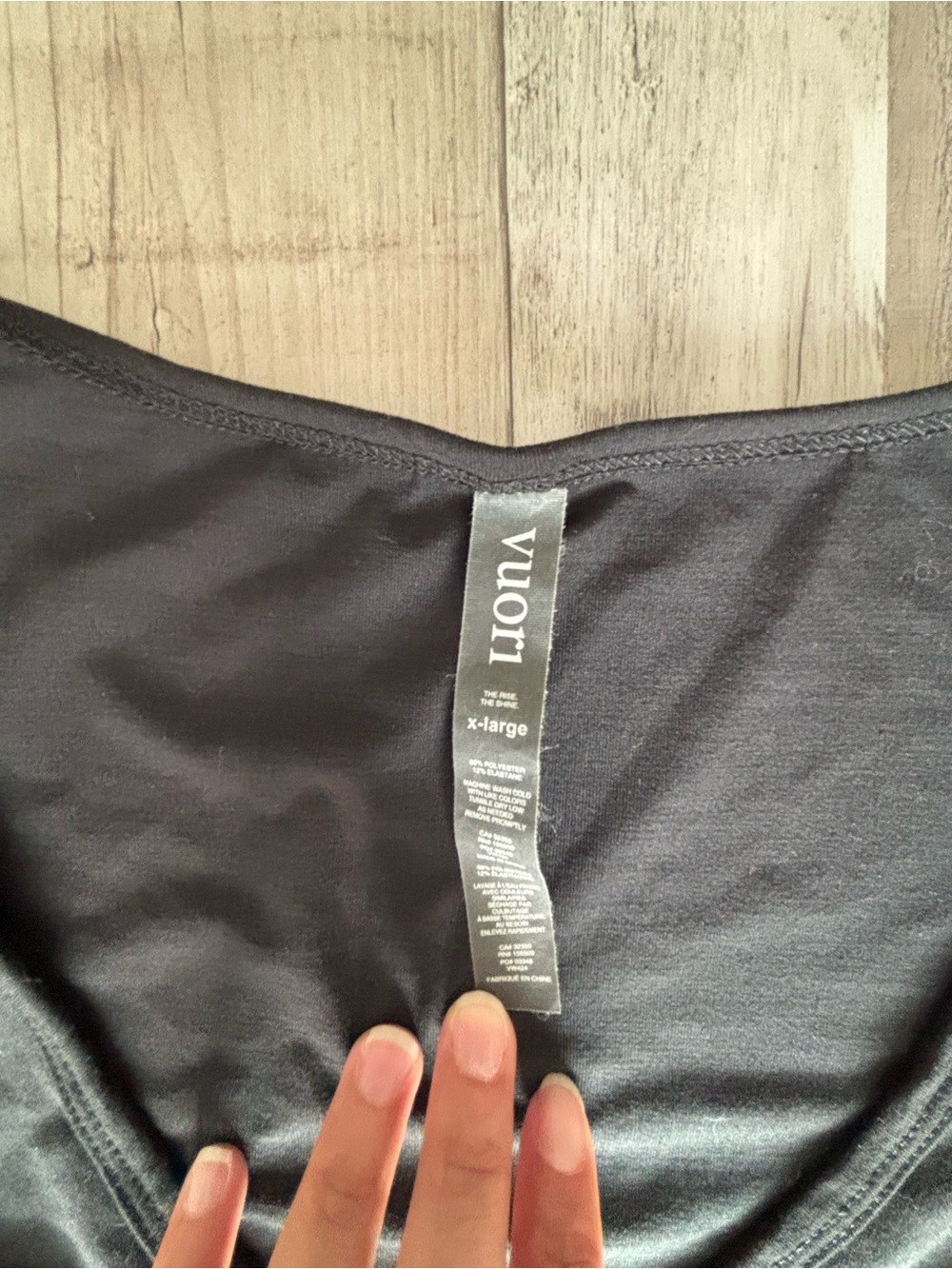 Vuori Black Activewear Top - Picture 4 of 6